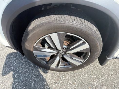 Used 2023 Nissan Rogue SL w/ SL Premium Package AWD/4WD image 13