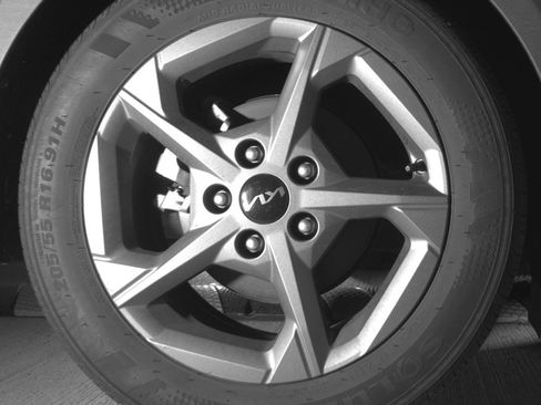 Used 2025 Kia K4 LXS image 15