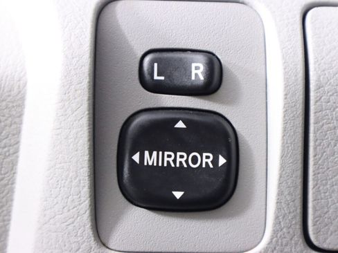 Used 2007 Toyota Camry LE image 10