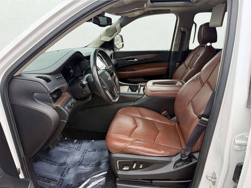 Used 2016 Cadillac Escalade Premium AWD/4WD image 10