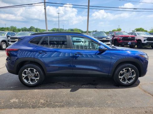 Used 2024 Chevrolet Trax LT w/ Driver Confidence Package FWD image 6