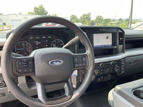 New 2025 Ford F550 4x4 Regular Cab Super Duty image 16