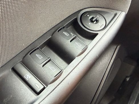 Used 2012 Ford Focus SE FWD image 15