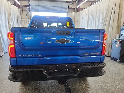 Used 2023 Chevrolet Silverado 1500 ZR2 w/ Technology Package AWD/4WD image 3