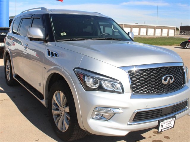Used 2017 INFINITI QX80 4WD w/ Driver Assistance Package image 10