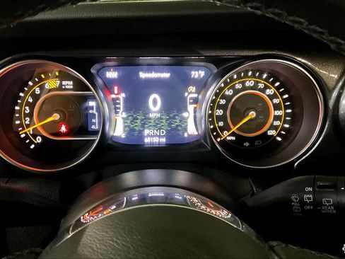 Used 2021 Jeep Wrangler Unlimited Sahara AWD/4WD image 24