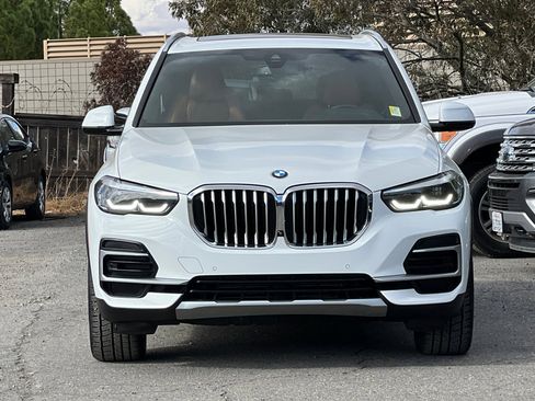 Used 2022 BMW X5 xDrive40i w/ Parking Assistance Package image 10