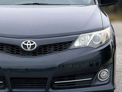 Used 2013 Toyota Camry SE FWD image 12