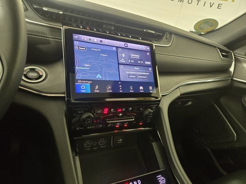 Certified 2023 Jeep Grand Cherokee Overland w/ Adv Protech Group III AWD/4WD image 24