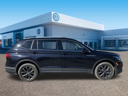 Certified 2023 Volkswagen Tiguan SE w/ Panoramic Sunroof Package AWD/4WD image 8