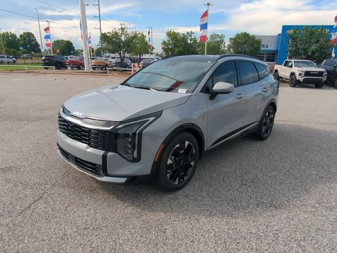 New 2026 Kia Sportage SX FWD image 4