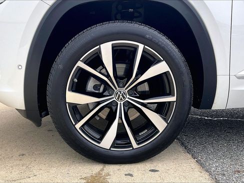 Used 2025 Volkswagen Atlas Cross Sport SEL Premium R-Line AWD/4WD image 11