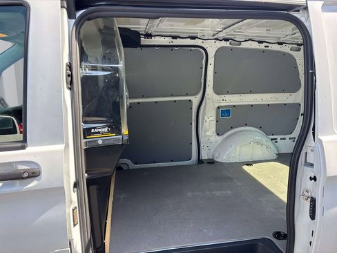 Used 2022 Mercedes-Benz Metris image 12