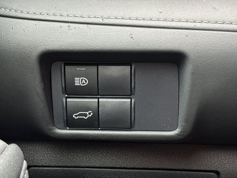 Used 2021 Toyota Highlander LE image 42