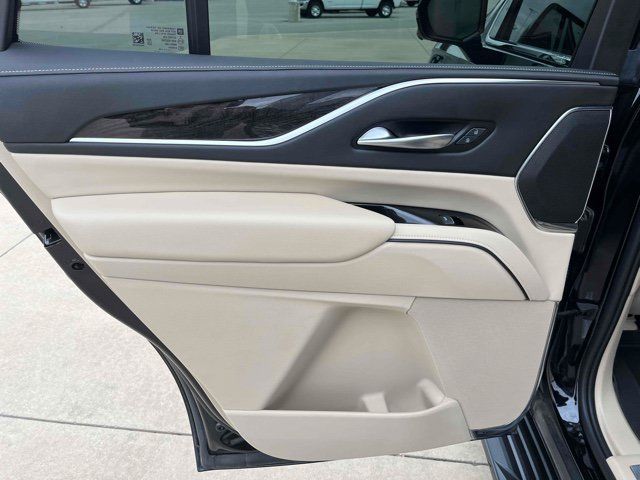 Used 2023 Cadillac Escalade Premium Luxury RWD image 18