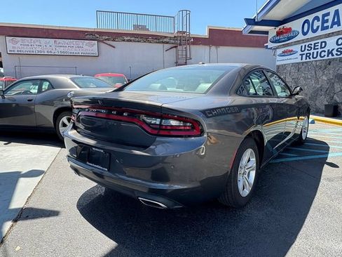 Used 2021 Dodge Charger SXT w/ Leather Interior Group RWD image 7