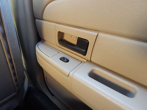 Used 2007 Ford Crown Victoria Police Interceptor image 27