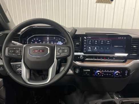 New 2026 GMC Sierra 1500 Elevation image 12