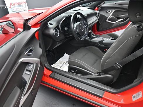 Used 2020 Chevrolet Camaro LT image 16