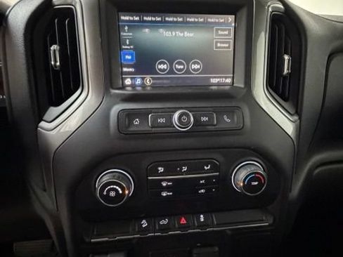Used 2019 Chevrolet Silverado 1500 Custom Trail Boss w/ Custom Convenience Package AWD/4WD image 16
