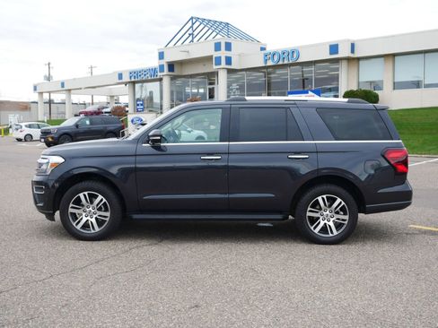 Used 2024 Ford Expedition Limited image 2
