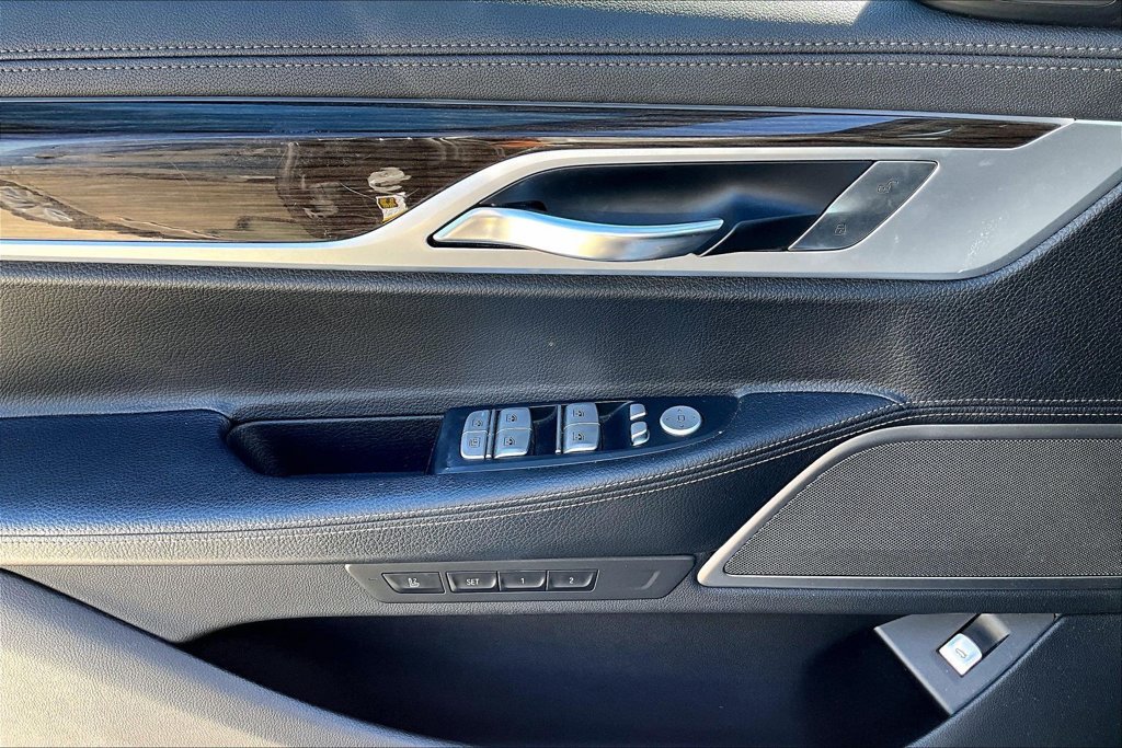 Used 2019 BMW 740i RWD image 27