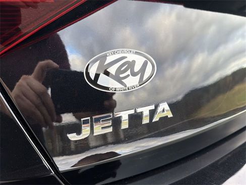 Used 2021 Volkswagen Jetta SE image 33