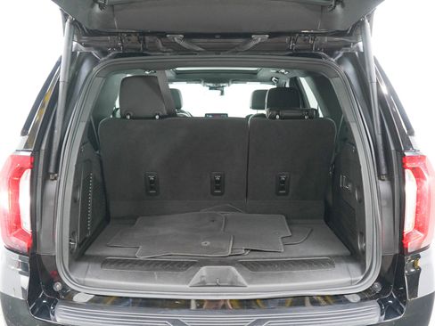 Used 2024 GMC Yukon SLT w/ SLT Luxury Package AWD/4WD image 17