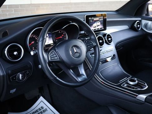 Used 2019 Mercedes-Benz GLC 300 4MATIC image 23