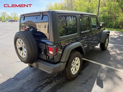 Used 2023 Jeep Wrangler Unlimited Sport image 9
