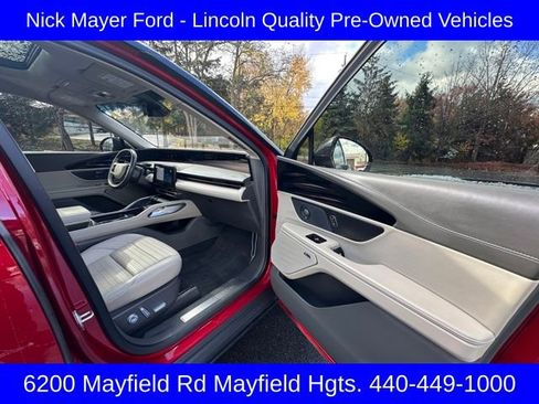 Used 2024 Lincoln Nautilus Reserve w/ Equipment Group 202A image 24