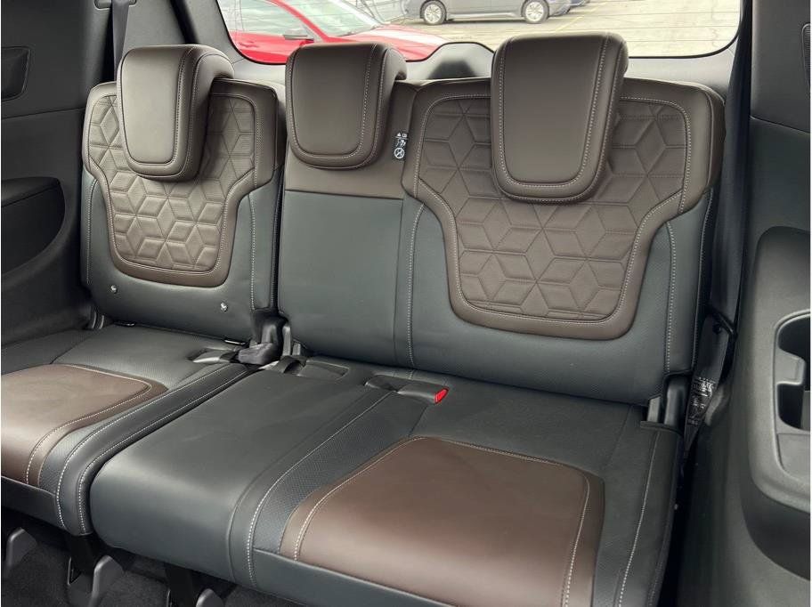 Used 2025 Nissan Armada Platinum AWD/4WD image 11
