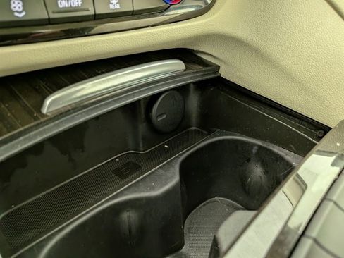 Used 2018 Buick Regal Preferred w/ Driver Confidence Package #1 image 9