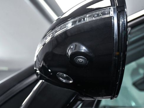 Used 2023 Porsche Macan AWD/4WD image 71