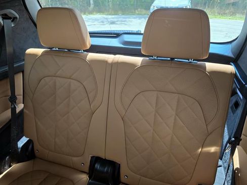 Used 2026 BMW X7 xDrive40i AWD/4WD image 32