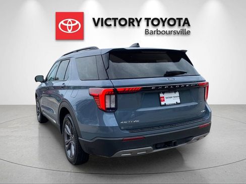 Used 2025 Ford Explorer Active w/ Active Comfort Package AWD/4WD image 3