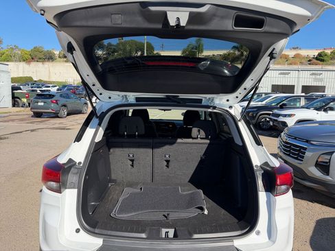 Used 2025 Chevrolet TrailBlazer LT image 29