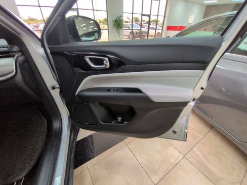 Used 2025 Jeep Compass Limited AWD/4WD image 29