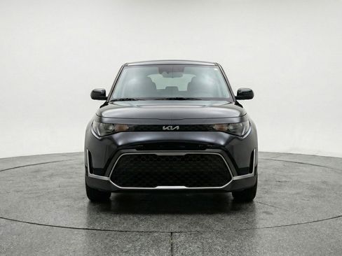 Used 2025 Kia Soul LX w/ LX Technology Package image 2