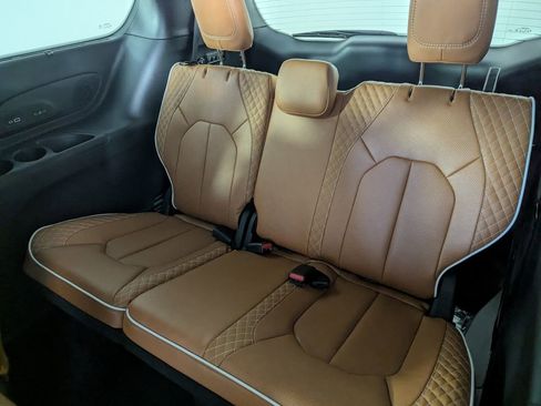 New 2026 Chrysler Pacifica Pinnacle w/ Trailer Tow Group image 19