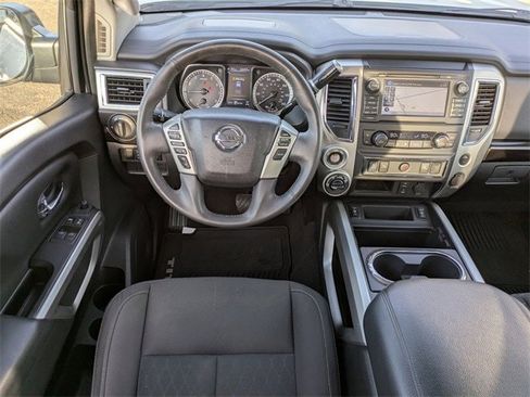 Used 2018 Nissan Titan SV w/ SV Convenience Package image 17