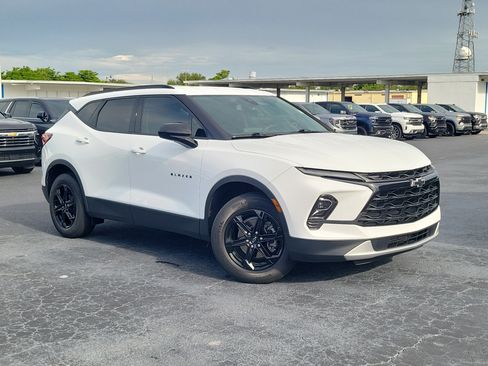 Used 2024 Chevrolet Blazer LT w/ Convenience Package FWD image 30