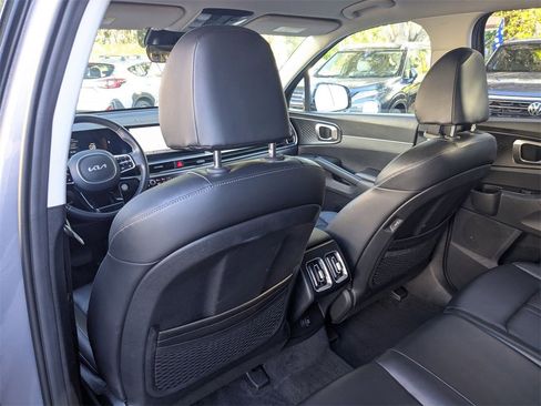 Used 2024 Kia Sorento S image 23