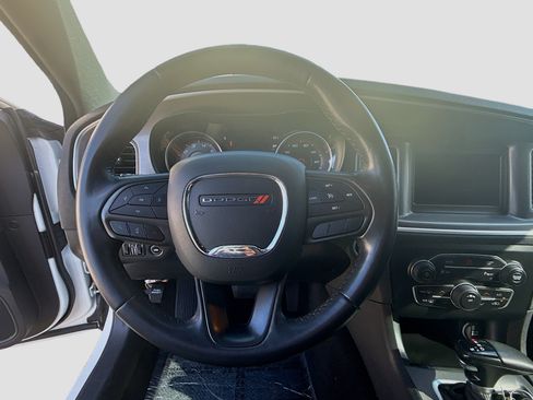 Used 2022 Dodge Charger SXT RWD image 8