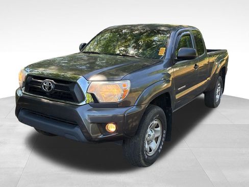 Used 2012 Toyota Tacoma PreRunner w/ SR5 Pkg RWD image 2
