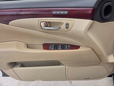 Used 2007 Lexus LS 460 RWD image 14