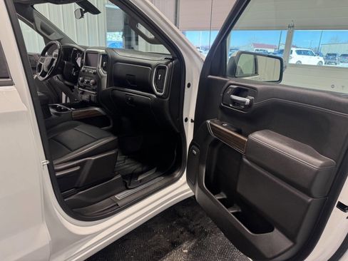 Used 2019 Chevrolet Silverado 1500 RST image 23