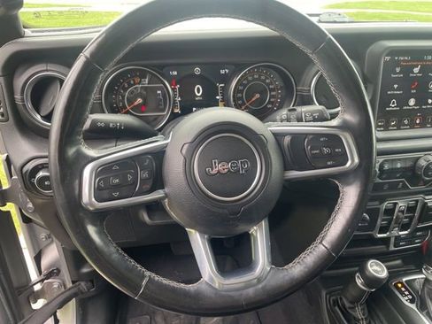 Used 2021 Jeep Wrangler Unlimited Sahara w/ Uconnect 4C Nav & Sound Group AWD/4WD image 21