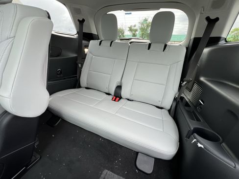 New 2026 Ford Explorer Platinum w/ LUX Leather Package AWD/4WD image 34