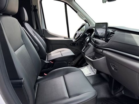 New 2026 Ford Transit 250 148 Medium Roof RWD image 18